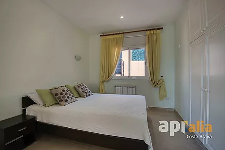 Spectacular independent villa with pool and garden in the exclusive Vescomtat urbanization of Cabanyes (Calonge)