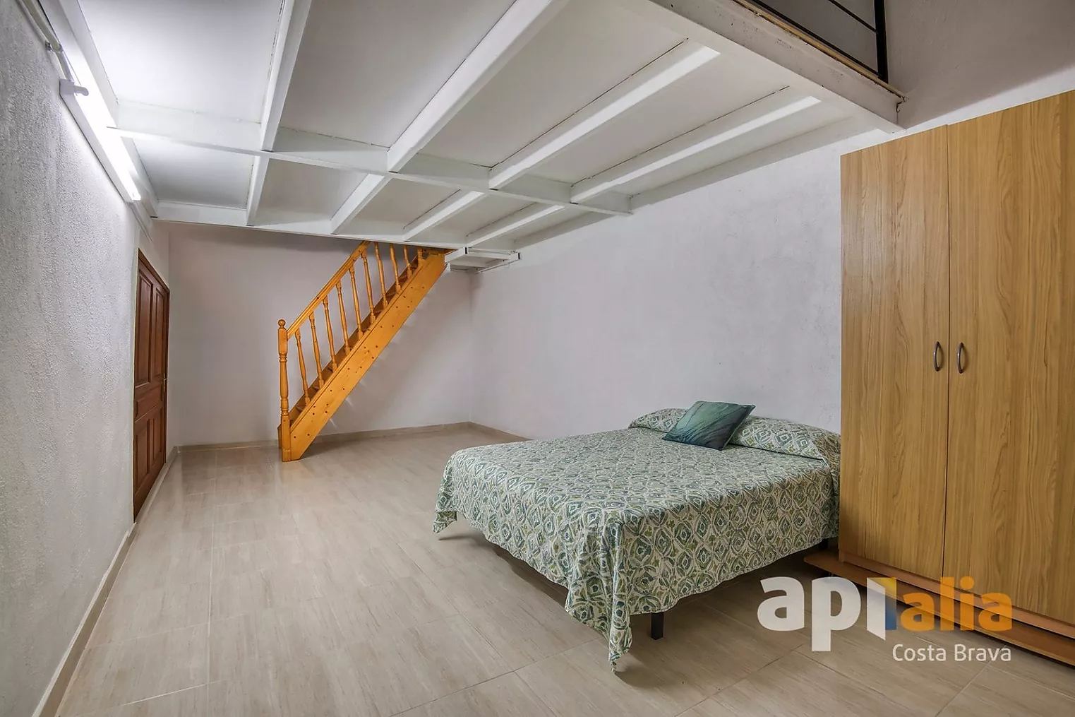 Spectacular independent villa with pool and garden in the exclusive Vescomtat urbanization of Cabanyes (Calonge)