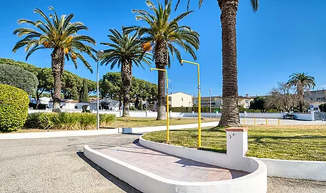 Ampli local comercial amb sortida de fums al centre de Palamós