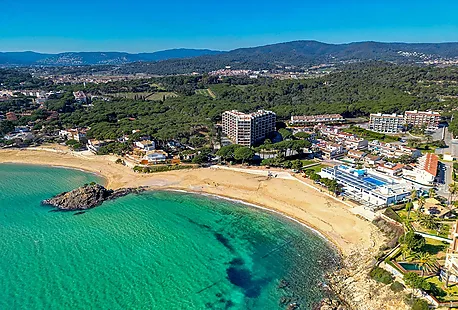 Ampli local comercial amb sortida de fums al centre de Palamós