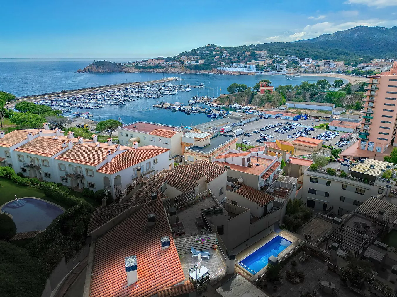 ÁTICO CON GRAN TERRAZA Y PISCINA A 5 MIN DE LA PLAYA