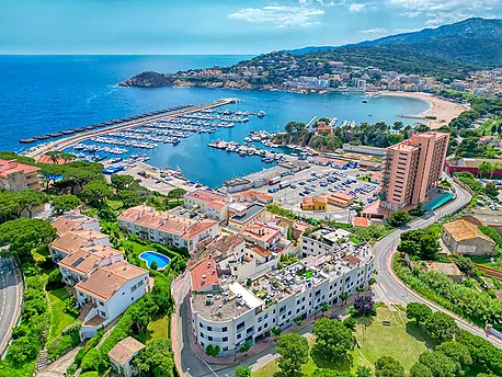 ÁTICO CON GRAN TERRAZA Y PISCINA A 5 MIN DE LA PLAYA