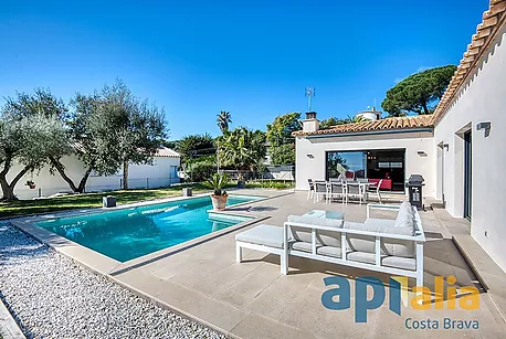 Contemporary single-family house 5 minutes from Platja d'Aro.