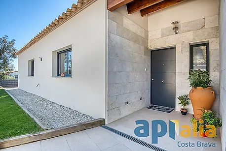 Contemporary single-family house 5 minutes from Platja d'Aro.