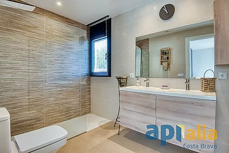 Maison contemporaine de plain pied à 5 minutes de Platja d'Aro.