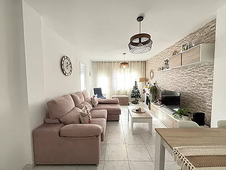 Appartement lumineux avec terrasse commune et balcon dans un quartier très complet