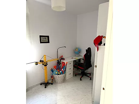 Bright apartment with communal terrace and balcony in a fully serviced area
