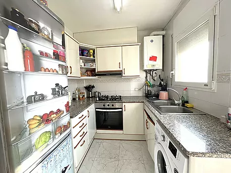 Bright apartment with communal terrace and balcony in a fully serviced area