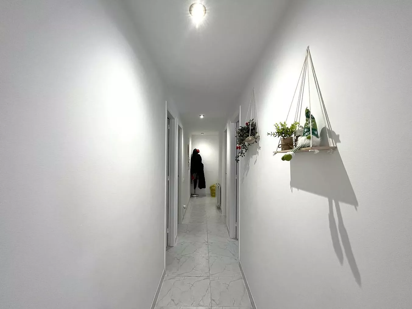 Bright apartment with communal terrace and balcony in a fully serviced area