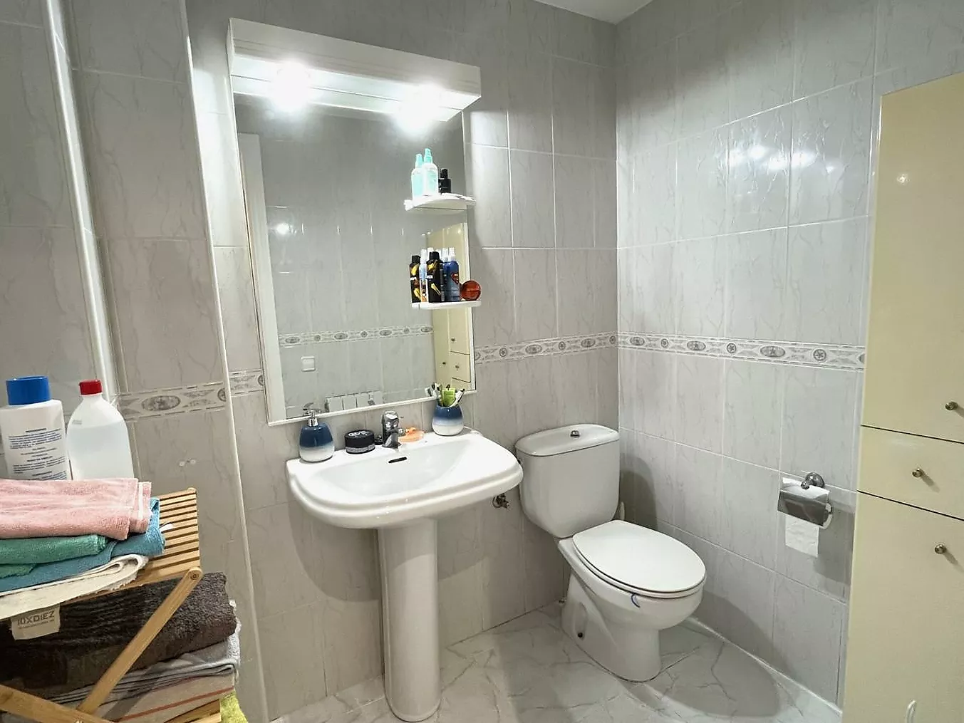 Bright apartment with communal terrace and balcony in a fully serviced area
