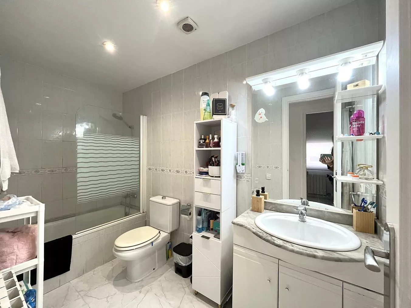 Bright apartment with communal terrace and balcony in a fully serviced area