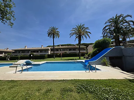 Casa adossada amb la millor zona comunitària de Platja d'Aro