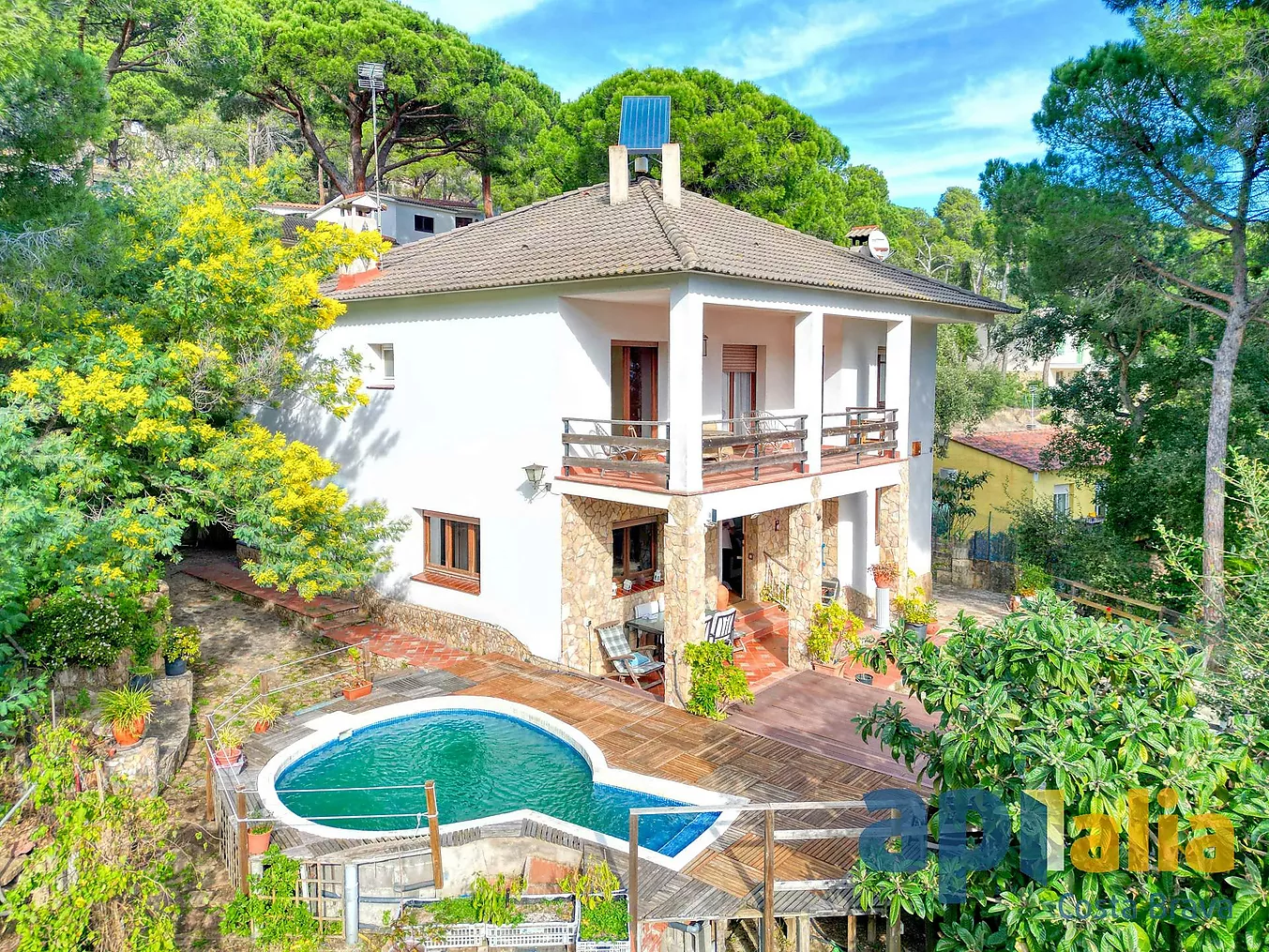Casa aislada con 6 habitaciones, Urbanización Casa Nova