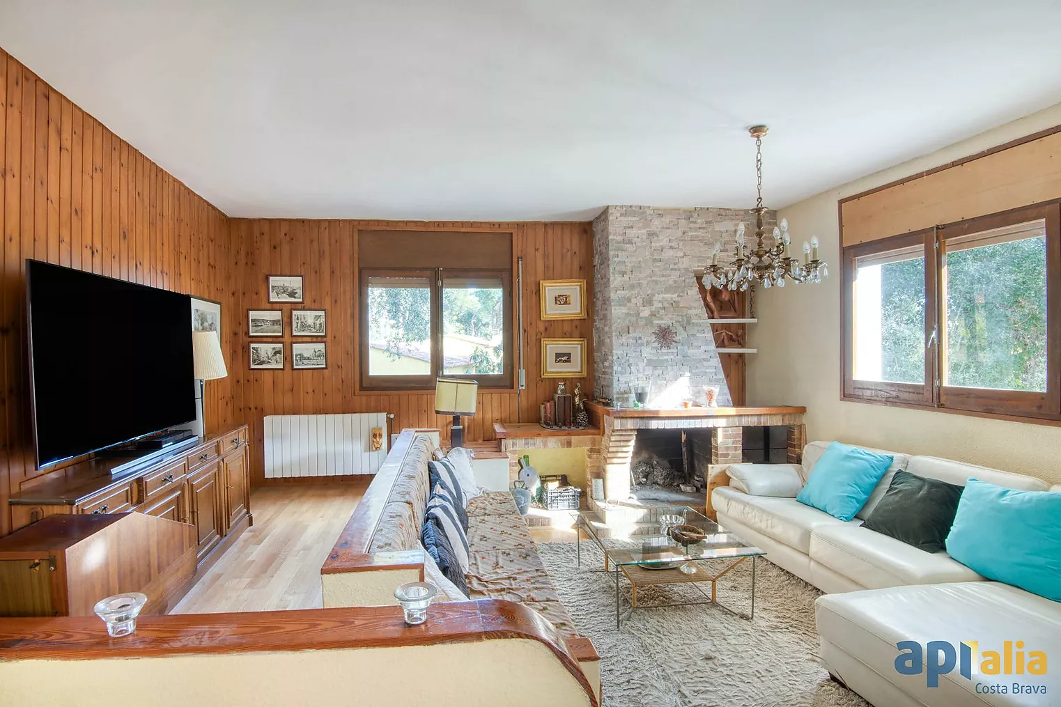 Casa aislada con 6 habitaciones, Urbanización Casa Nova