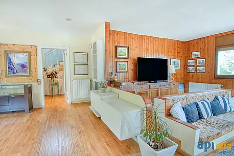 Casa aislada con 6 habitaciones, Urbanización Casa Nova