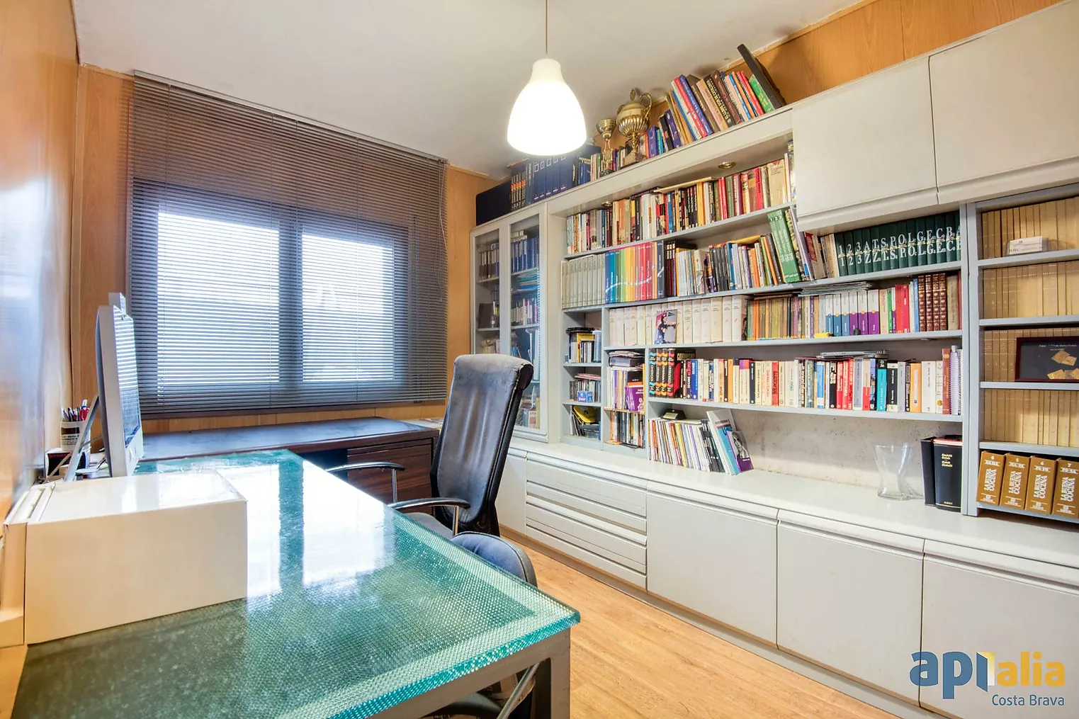 Casa aislada con 6 habitaciones, Urbanización Casa Nova