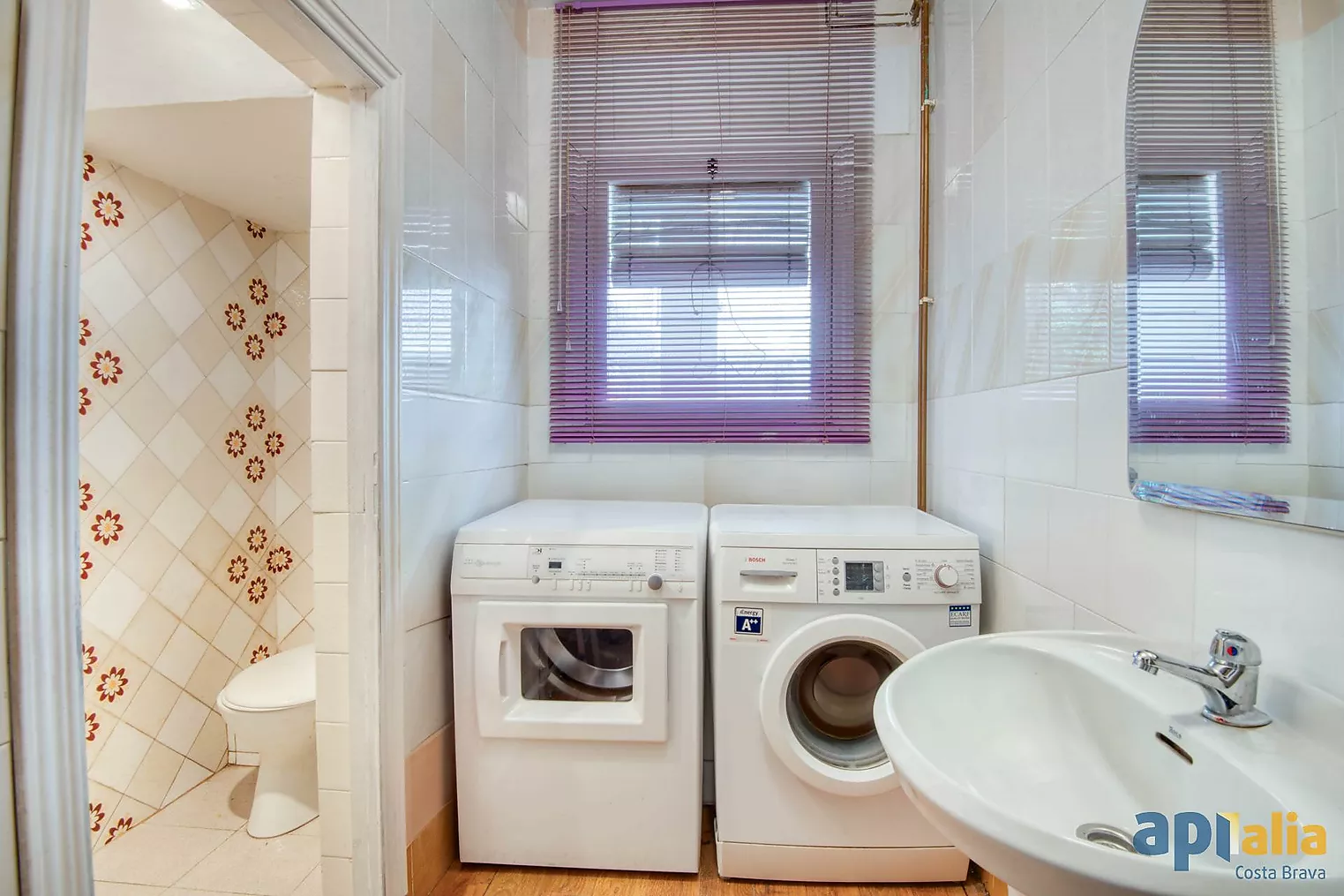 Casa aislada con 6 habitaciones, Urbanización Casa Nova