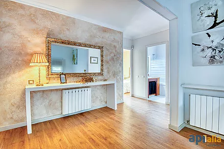 Casa aislada con 6 habitaciones, Urbanización Casa Nova
