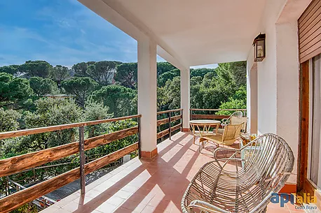 Casa aislada con 6 habitaciones, Urbanización Casa Nova