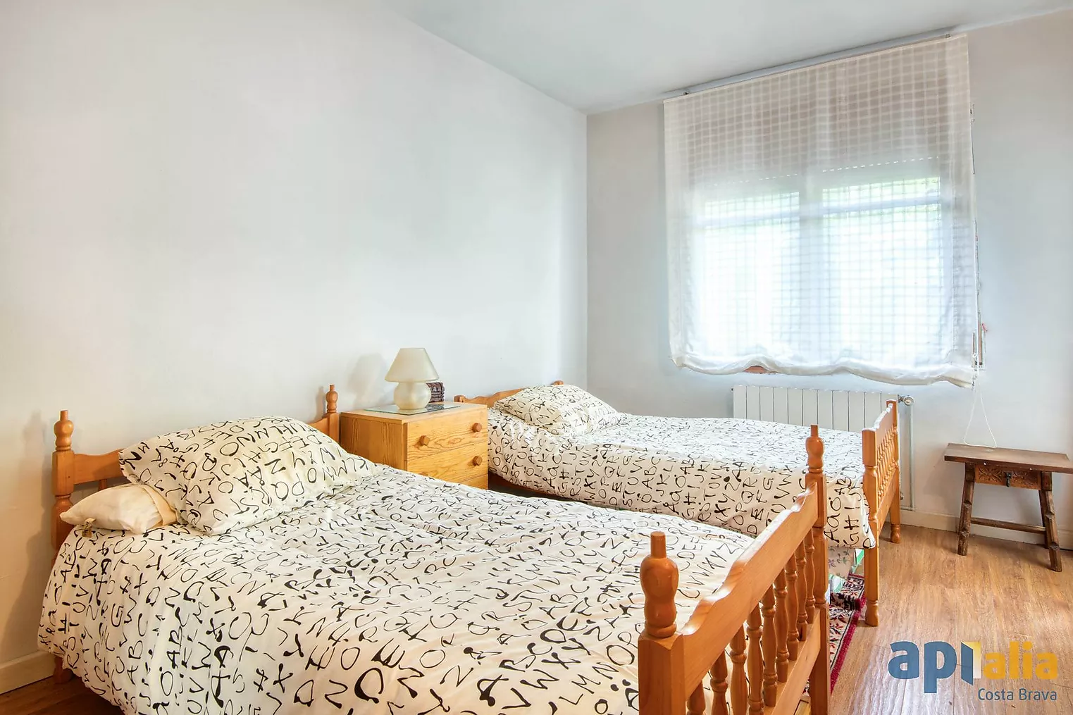 Casa aislada con 6 habitaciones, Urbanización Casa Nova