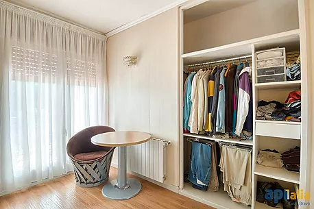 Casa aislada con 6 habitaciones, Urbanización Casa Nova