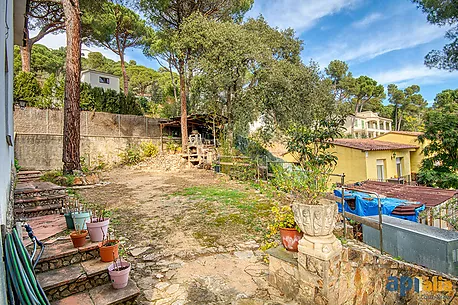 Casa aislada con 6 habitaciones, Urbanización Casa Nova