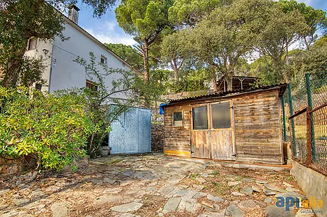 Casa aislada con 6 habitaciones, Urbanización Casa Nova