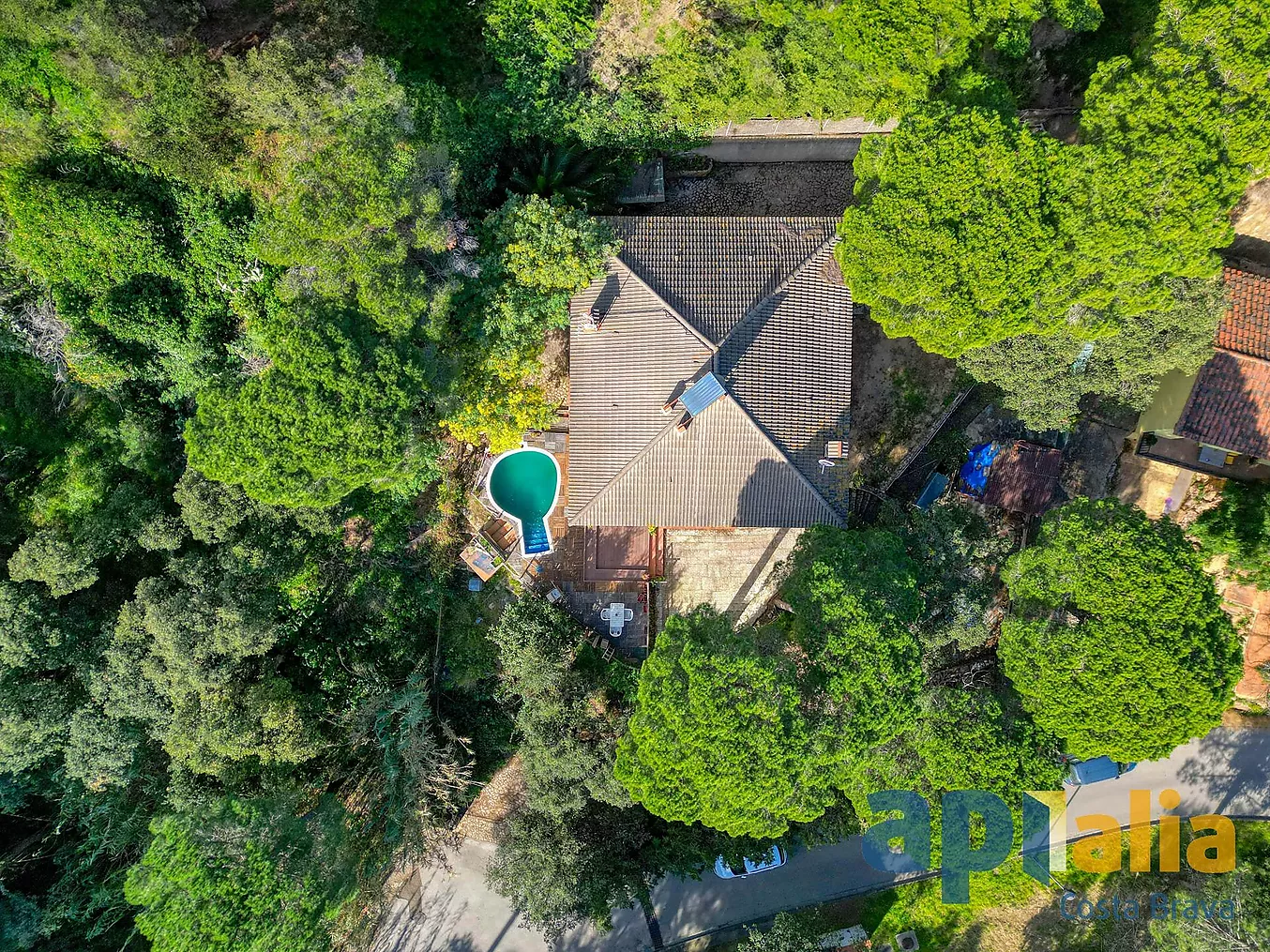 Casa aislada con 6 habitaciones, Urbanización Casa Nova