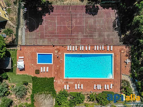 Casa aislada con 6 habitaciones, Urbanización Casa Nova