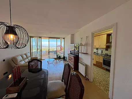 Appartement lumineux avec vue panoramique sur la mer à Sant Feliu de Guíxols.