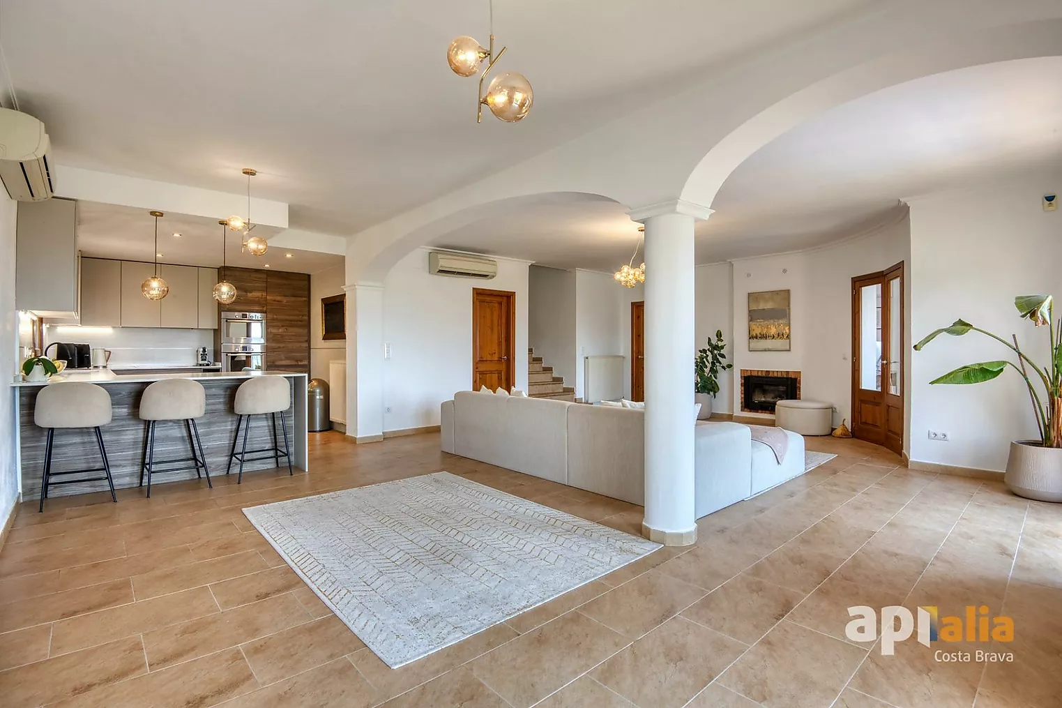 Espectacular casa con piscina y vistas para disfrutar del estilo de vida mediterráneo