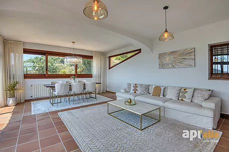 Espectacular casa con piscina y vistas para disfrutar del estilo de vida mediterráneo