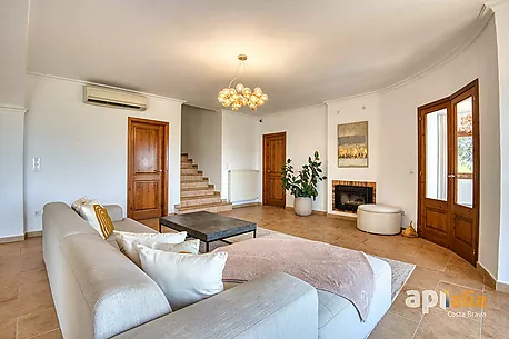 Espectacular casa con piscina y vistas para disfrutar del estilo de vida mediterráneo