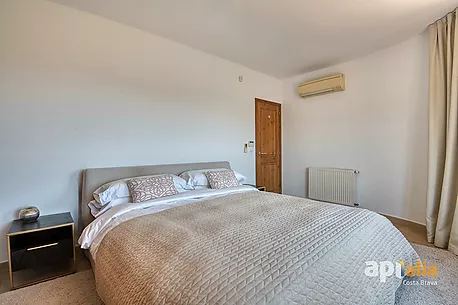 Espectacular casa con piscina y vistas para disfrutar del estilo de vida mediterráneo