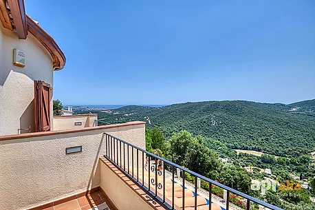 Espectacular casa con piscina y vistas para disfrutar del estilo de vida mediterráneo