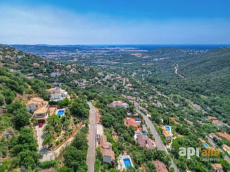 Espectacular casa con piscina y vistas para disfrutar del estilo de vida mediterráneo