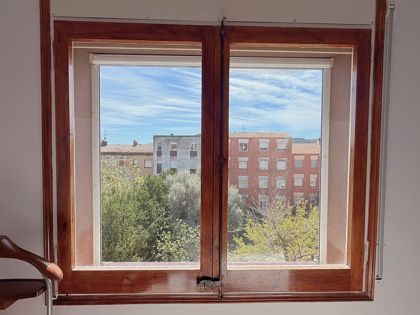 Pis molt lluminós amb dos balcons i dues orientacions