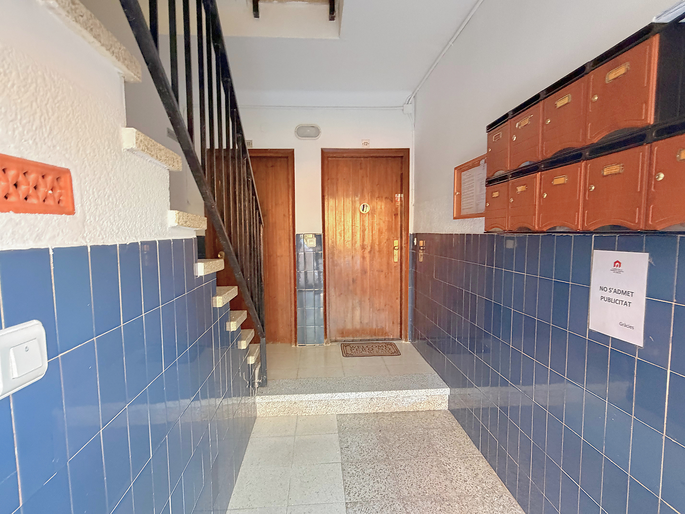 Pis molt lluminós amb dos balcons i dues orientacions