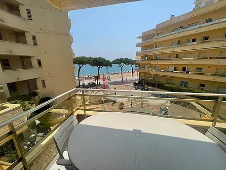 Pis ampli en primera línia de mar a Platja d'Aro