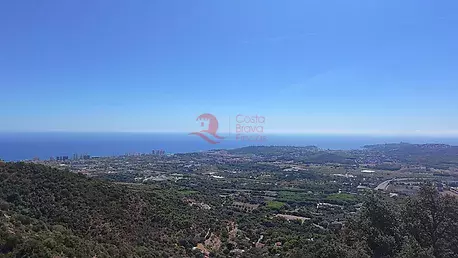 Gran terreny amb vistes al mar a Platja d'Aro.