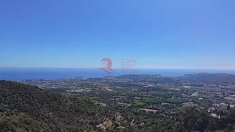 Gran terreny amb vistes al mar a Platja d'Aro.
