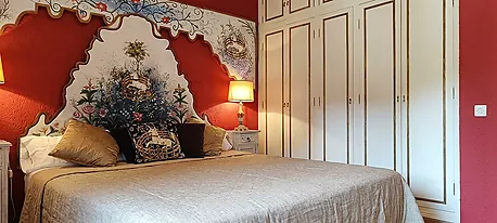 A HOUSE WITH HISTORY AND SOUL IN THE HEART OF CALONGE