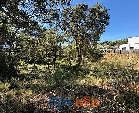 PARCEL·LA A LA URBANITZACIÓ MAS PALLÍ II (CALONGE) AMB PROJECTE BÀSIC INCLO S
