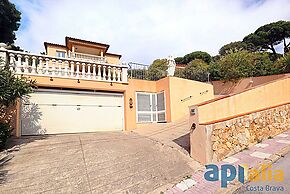 Casa en venda de 400 m2 a Santa Cristina d Aro