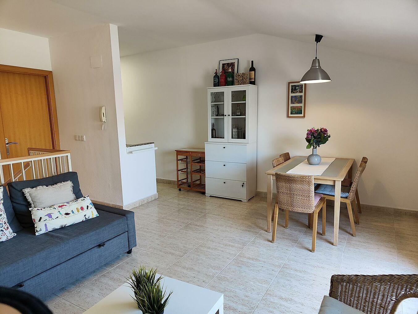 Apartament tipus dúplex situat a segona línia de mar al centre de Sant Antoni
