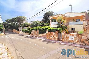 Beautiful villa in a residential area of Santa Cristina