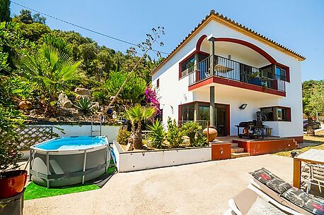 Hermosa villa moderna con vistas al mar en Calonge
