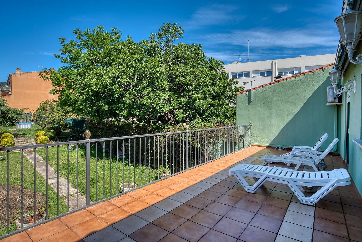 Townhouse in the centre of Calonge, renovated, 4 bedrooms, large garden!