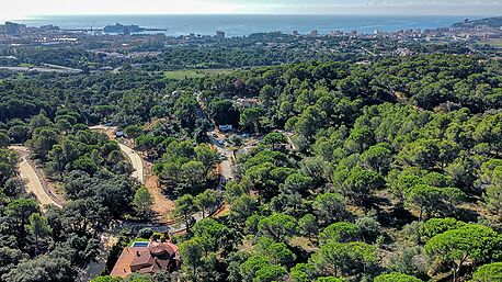 New construction plots in Palamós with sea views.
