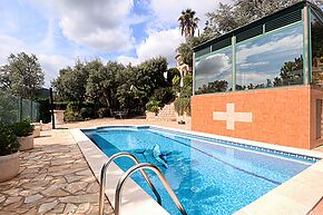 Villa avec piscine et grand jardin